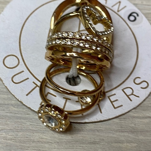 *Urban Outfitters 7 Piece Ring Set - Picture 2 of 8